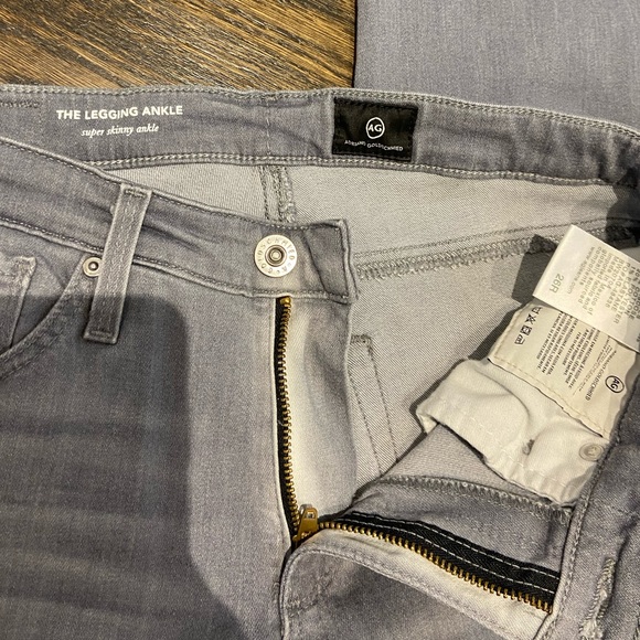 AG the legging ankle jeans - size 26 - Picture 3 of 3